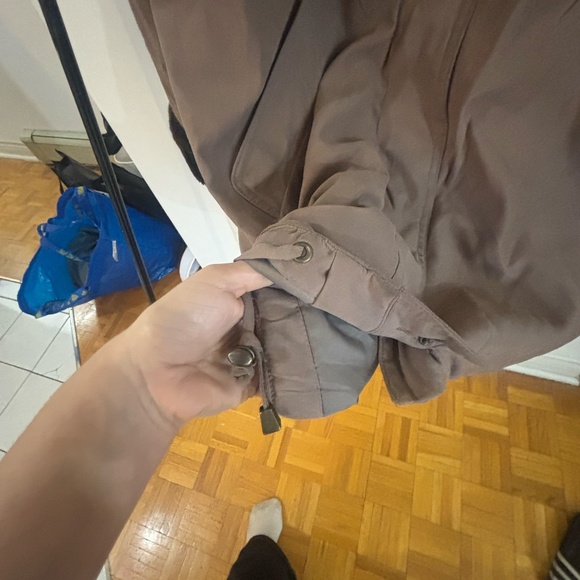 Vintage early 90s winter jacket with faux fur - accepting offers - Picture 4 of 10